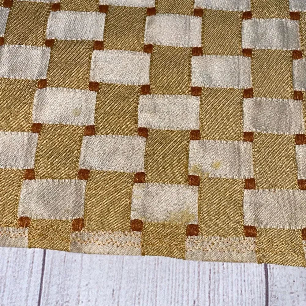 Vintage basket weave table runner 40”x14”